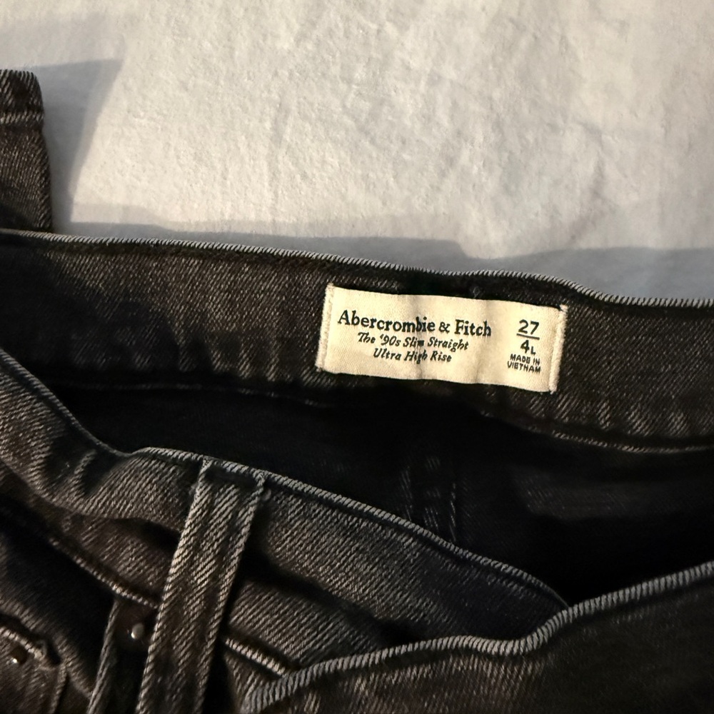 Abercrombie & Fitch 90’s Slim Straight Ultra High Rise Charcoal Denim Pants - Picture 2 of 4
